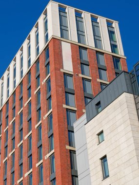 Glasgow Limanı İngiltere 'deki modern yüksek katlı daireler.