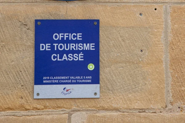 法国阿基坦 波尔多 2022年 法国旅游局 在法国的墙上贴有办公室标志的文字 — 图库照片