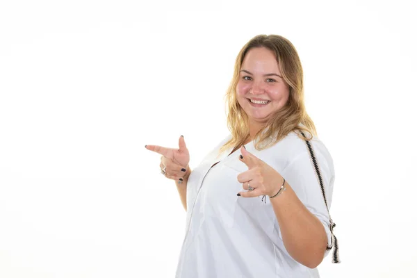 Beyaz Arka Planda Güzel Iri Yarı Genç Bir Kadın Parmağıyla — Stok fotoğraf
