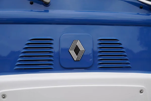 ボルドー アキテーヌフランス 2022年 Renault Estafette車のロゴブランドとパネルバン上のテキストサイン — ストック写真