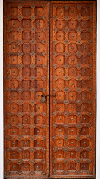 Коричневое Ретро Wooden Door Фоне Классического Фасада Французской Улицы — стоковое фото