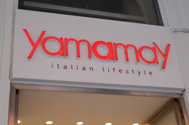 Bordeaux, Aquitaine France - 12 01 2022: Yamamay logo markası ve metin işareti dükkânı iç çamaşırı mağazası İtalya