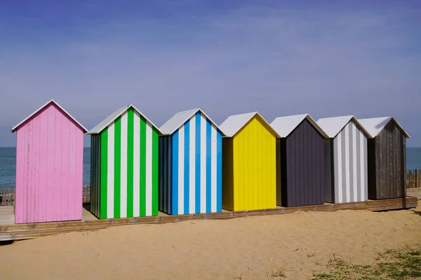 Capanne Colorate Sulla Spiaggia Oleron Isola Francese — Foto Stock