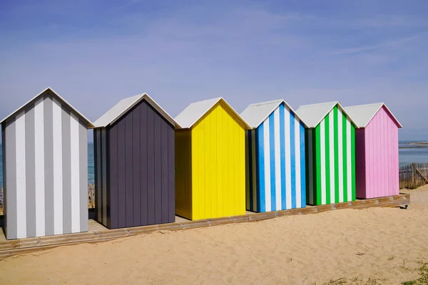 Plaża Domki Drewniane Kąpieliska Piaszczystej Plaży — Zdjęcie stockowe