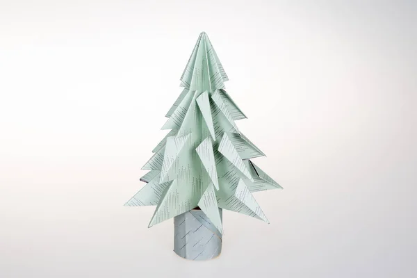 Grön Origami Julgran Papper Vit Bakgrund Dekoration Med Design Papper — Stockfoto