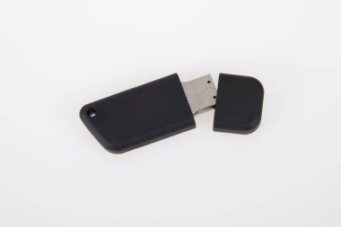 usb siyah flaş bellek sürücü bilgisayar aygıtı teknolojisi beyaz arkaplanda