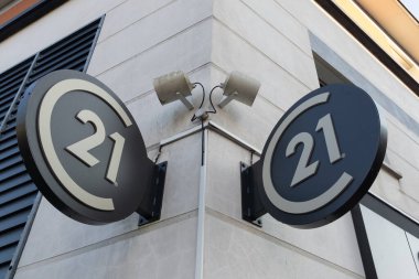 Bordeaux, Aquitaine France - 12 05 2022: Century 21 yuvarlak metin ve marka logosunu emlak acentesi komisyonculuğu bürosu ofis şirketi üzerine imzaladı