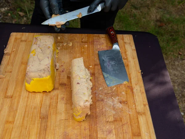 Duck Foie Gras Chef Preparing Foie Gras Cut Slices Wooden — Stock Photo, Image