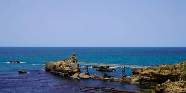 Rocher Vierge Ponte Para Ilha Rocha Virgem Cidade Biarritz País — Fotografia de Stock