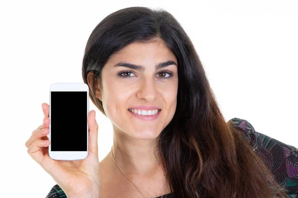 Sonriente Mujer Sosteniendo Teléfono Inteligente Negro Pantalla Blanco Teléfono Celular —  Fotos de Stock
