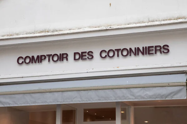 Stock image Bordeaux , Aquitaine  France - 02 25 2023 : comptoir des cotonniers logo brand and text sign on entrance shop wall facade store fashion