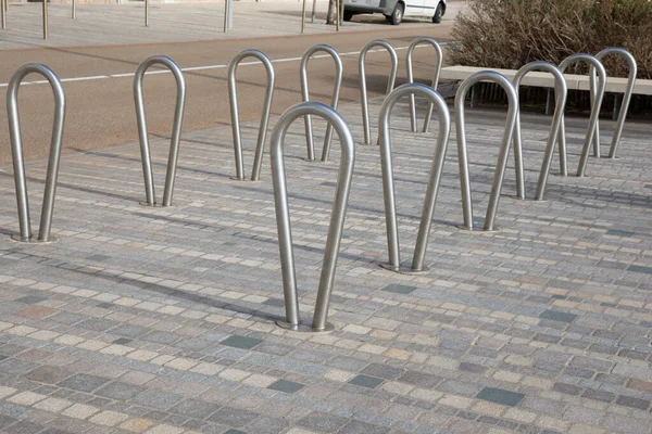 Loop Aço Rack Vazio Para Estacionamento Bicicletas Rack Bicicleta Evitar — Fotografia de Stock