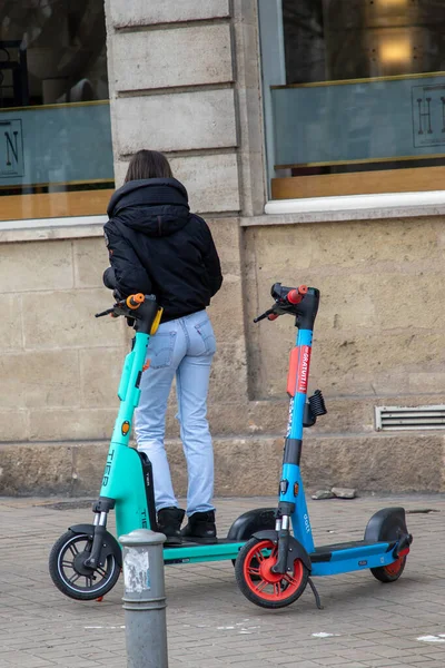Bordeaux Aquitaine France 2023 Tier Dott Scooter Genç Kız Elektrikli — Stok fotoğraf