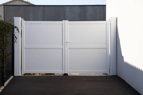 Plastic 2025 door gate