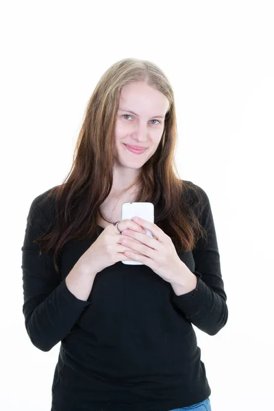 Portret Młodej Ładnej Blondynki Trzymającej Telefon Komórkowy Obu Rękach — Zdjęcie stockowe