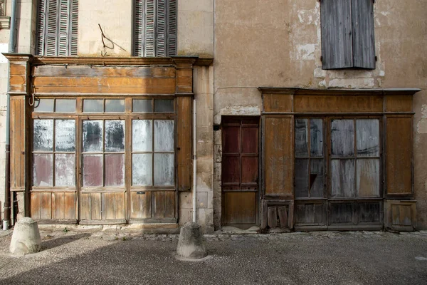 Eski Ticareti Eski Mağaza Kapalı Pencere Binası Cephesi — Stok fotoğraf