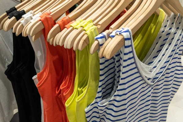 Tienda Camisas Marinas Color Especializada Venta Ropa Mujer Con Portador —  Fotos de Stock