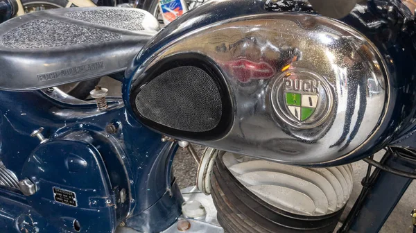 法国阿基坦波尔多 2023 帕奇摩托车标志和品牌文字来自奥地利复古摩托车 — 图库照片