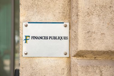 Bordeaux, Aquitaine France - 04 02 2023: Fransız Kamu hizmetlerini finanse ediyor kamu maliyesi logo metin ajansı giriş binası üzerine imza markası