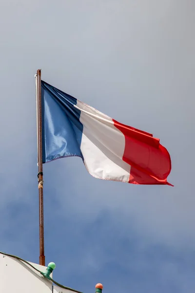 Bandeira França Acenando Sobre Nuvem Azul Céu Francês — Fotografia de Stock