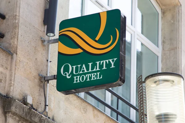 Bordeaux Aquitaine França 2023 Quality Hotel Inn Suites Sinal Texto — Fotografia de Stock