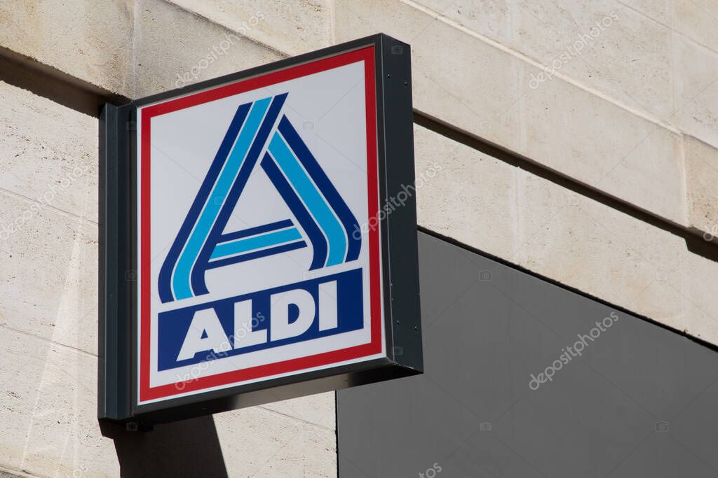 Bordeaux ,  Aquitaine France - 04 17 2023 : Aldi text sign and brand logo shop on facade discount supermarket store hard market discounter