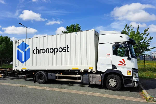 Bordeaux Aquitaine France 2023 Chronopost Logo Delivery Truck Renault Signere – stockfoto