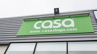 Bordeaux, Aquitaine France - 05 09 2023: casa logo markası ve metin tabelası ev dekorasyonu duvar önü mağazası girişi