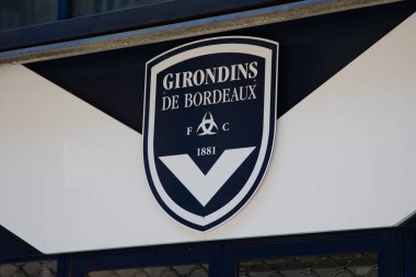 Bordeaux, Aquitaine France - 05 09 2023: Girondins de Bordeaux mağaza metin ve logo mağazası FC Logo futbol kulübü butik ön cephesi