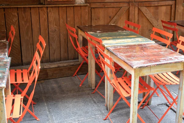 Bar Odkryty Pomarańczowe Krzesła Kawiarni Restauracja Pub Stal Drewniane Zużyte — Zdjęcie stockowe