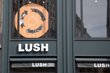 Bordeaux, Aquitaine France - 06 01 2023: Gür taze el yapımı kozmetik logosu ve kadın güzellik ürünleri mağazasının önündeki metin markası