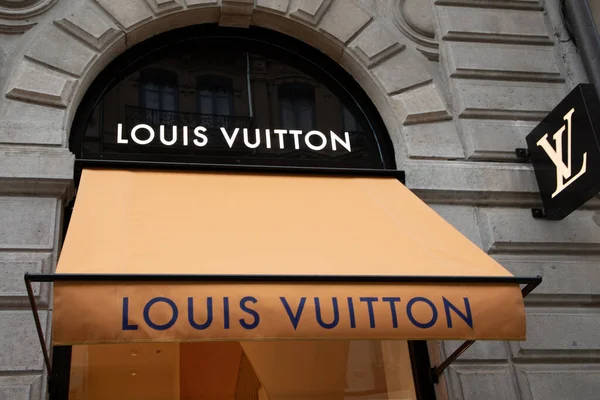Bordeaux Aquitaine France 2023 Louis Vuitton Бренд Підписати Текстовий Фасад — стокове фото