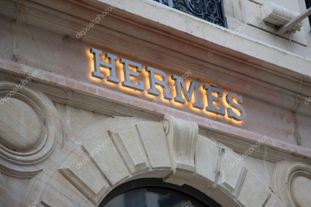 Bordeaux , Aquitaine  France - 06 01 2023 : HERMES fashion retail text brand and sign logo chain store facade in city french shop center