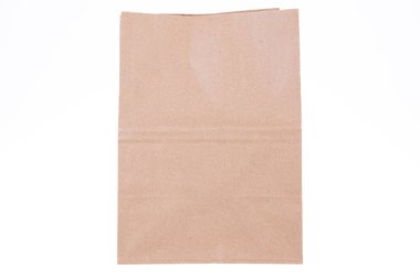 Gıda paketleme şablonu için kahverengi el işi kağıt çanta beyaz arka planda izole