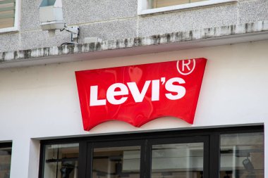 Bordeaux, Aquitaine France - 06 22 2023: Levi 'nin Amerika' daki mağaza simgesi ve metin logosu bize kıyafet firması kot pantolonlar yaptı