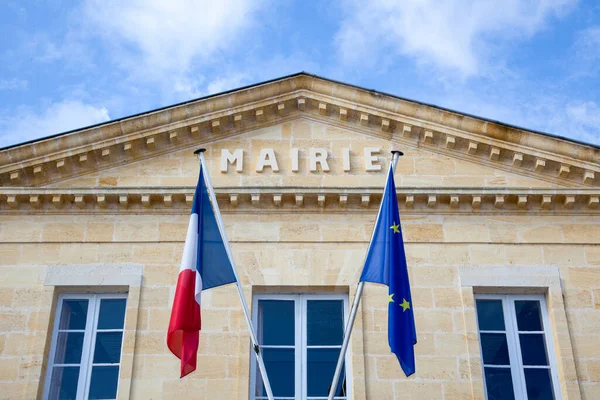 Fasada Ratusza Francuskiego Ratusza Flagami Francji Europy — Zdjęcie stockowe