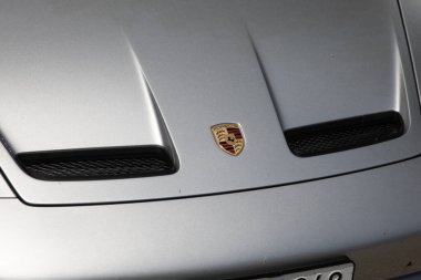 Bordeaux, Fransa - 06 27 2023: Porsche 911 GT3 turnesi Alman spor otomobil logosu ve metin işareti