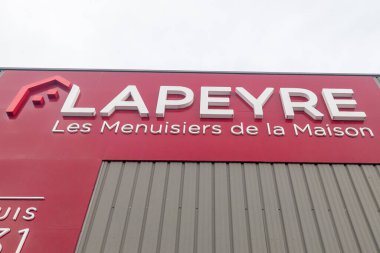 Bordeaux, Fransa - 07 01 01 2023: Lapeyre mağaza zinciri levhası ve Fransa 'da pencere mutfağında uzmanlaşmış logo metin dükkanı