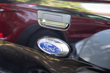 Bordeaux, Fransa - 07 01 2023: Ford Ranger logosu bize araba markası ve metin imzası Amerikalı çokuluslu otomobil üreticisi