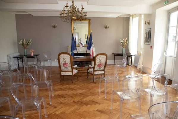 法国波尔多 2023 市政厅的婚礼大厅 有办公室和证人及客人座位 — 图库照片