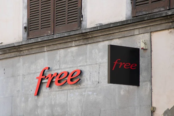 Bordeaux Francja 2023 Free Sign Brand Text Logo Shop Facade — Zdjęcie stockowe