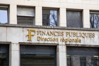 Bordeaux, Aquitaine France - 07: 15 2023: Fransa kamu idaresini finanse ediyor. Bölgesel Fransız maliyesi logo metni cephesi Fransa ofis binası üzerine işaret levhası.