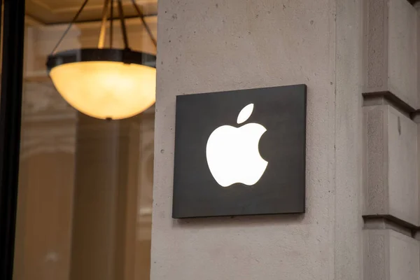 Bordeaux Francie 2023 Značka Značka Logem Apple Fasádním Obchodě Americký Stock Snímky