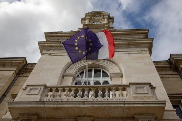 Fasada Ratusza Centrum Wsi Francuską Flagą Kamiennej Elewacji Budynku — Zdjęcie stockowe