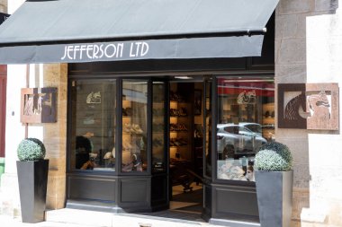 Lyon, Fransa - 08: 30 2023: Jefferson Ltd ön cephe mağazası logosu ve duvar girişi butiğindeki moda tabelası.