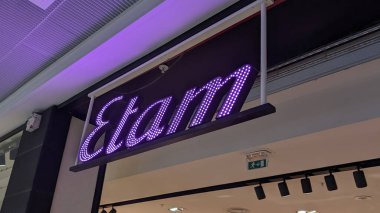 Bordeaux, Fransa - 10 19 2023: Etam logosu metin cephesi ve marka giriş tabelası moda mağazası perakendecisi kadın mağazası