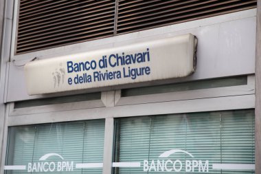 Milan, İtalya - 107 2023: Banco di Chiavari e della Riviera Ligure İtalyan bölgesel bankası Chiavari, Liguria merkezli Banca Popolare di Lodi