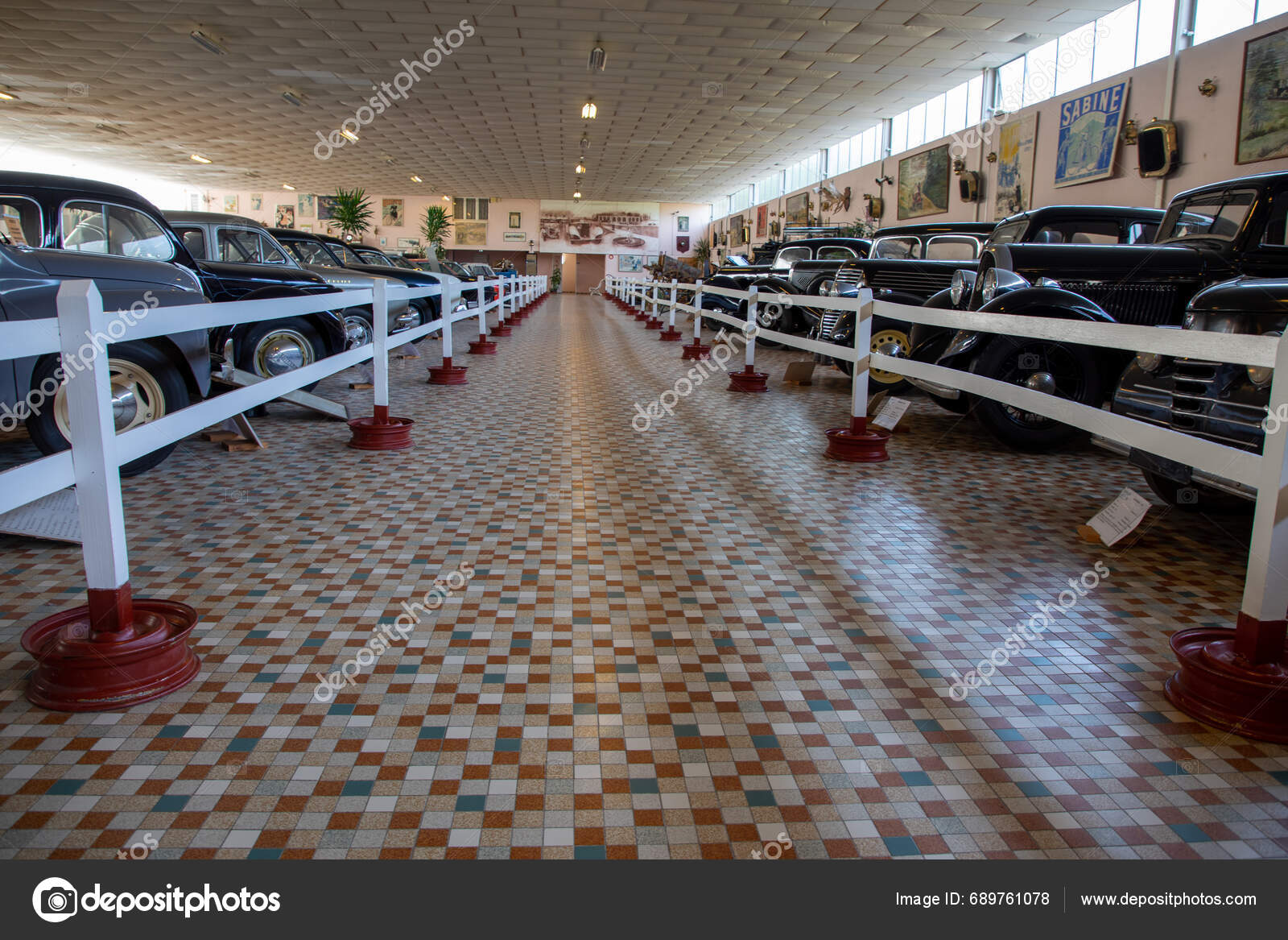 Talmont France 2023 Cars Museum Talmont Vendee France Fifties Vintage