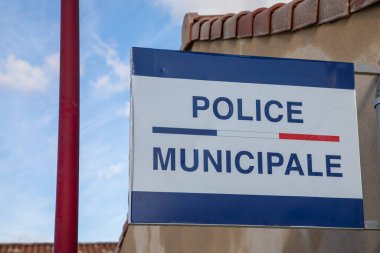 Bordeaux, Fransa - 120 2023: Polis belediyesi Fransa şehir merkezindeki Fransız polis belediyesine metin ve logo imzaladı