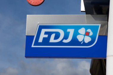 Bordeaux, Fransa - 129 2023: FDj logosu ve marka metin dükkanı ön cephesi duvarı Fransız ulusal piyango mağazası acentesi